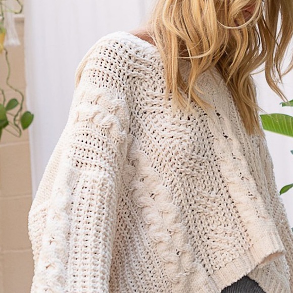 Cloudy Soft Large Knit Pullover Sweater with Hood - Picture 4 of 7